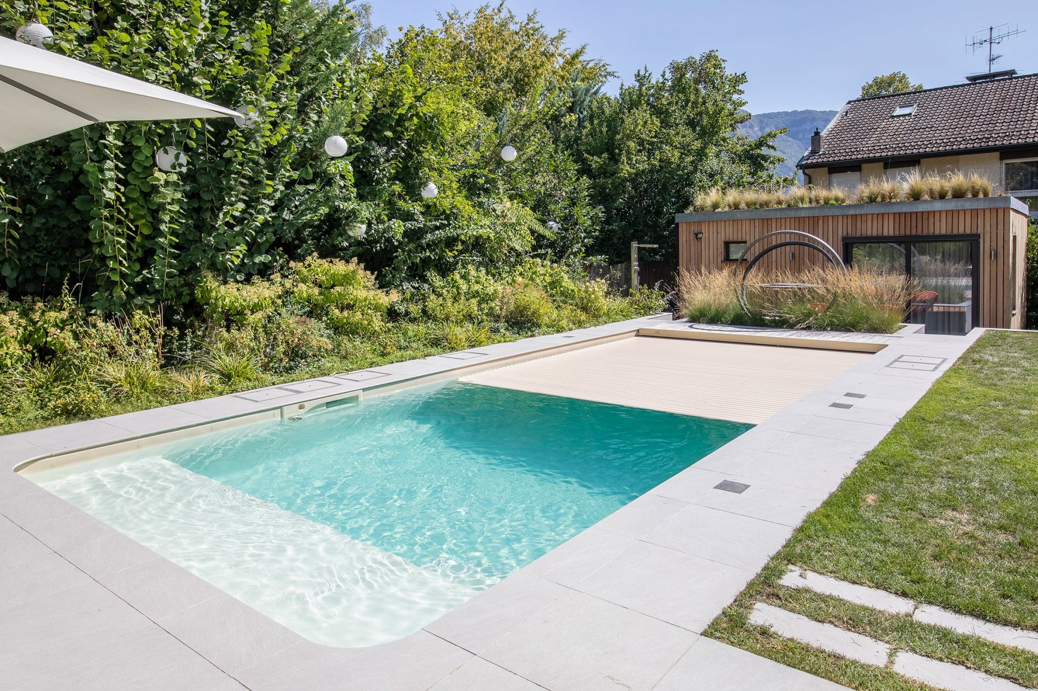 Piscine Magiline rectangle avec volet immergé MAGIguard-X