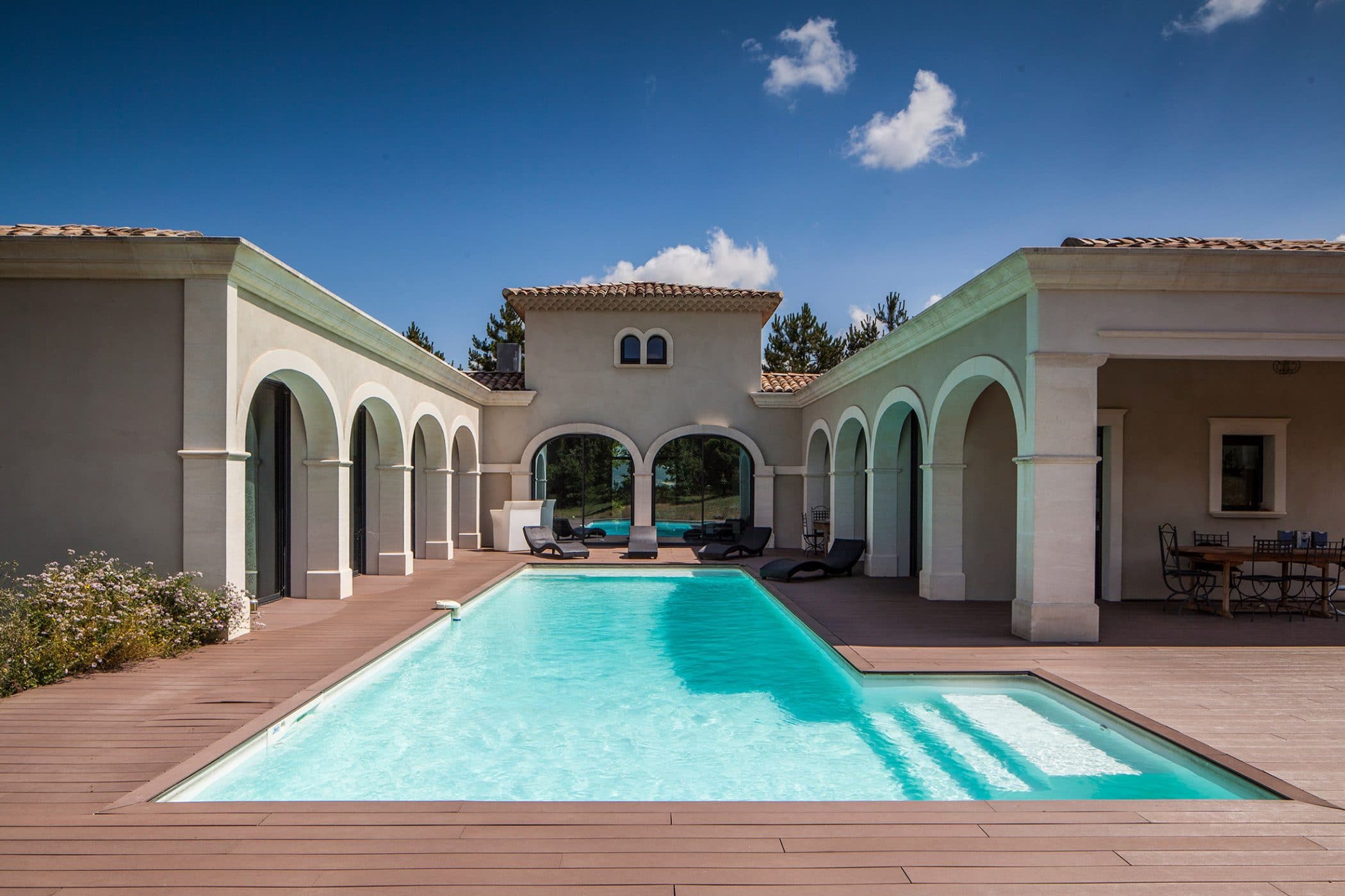 Piscine Magiline avec escalier d'angle