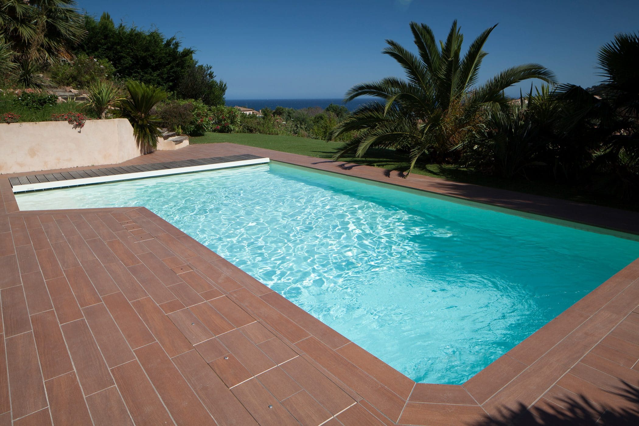 Piscine Magiline avec escalier d'angle