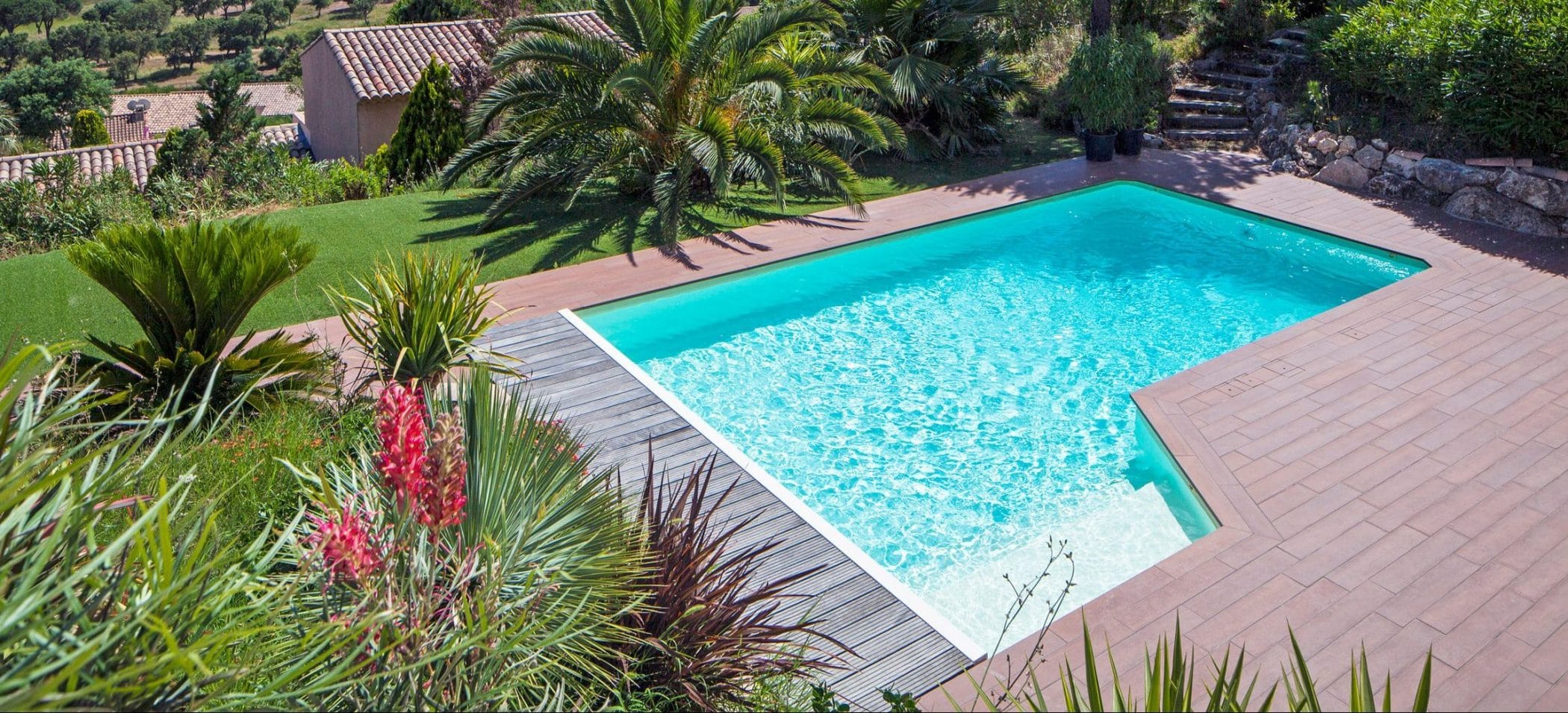 Piscine Magiline avec escalier d'angle